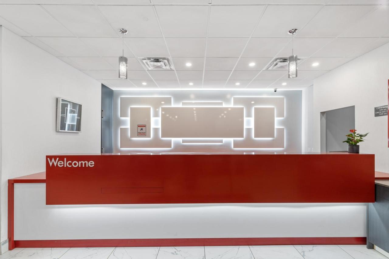 Emerald Hotel & Suites Calgary Airport מראה חיצוני תמונה