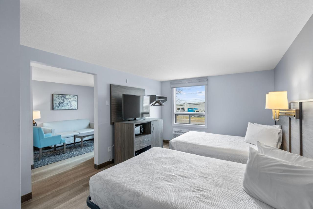 Emerald Hotel & Suites Calgary Airport מראה חיצוני תמונה